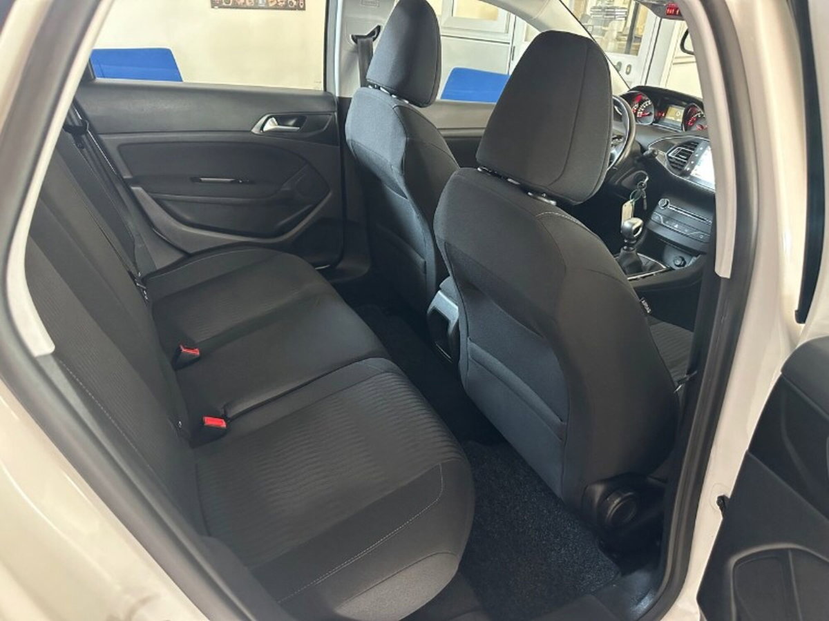 Peugeot 308 SW BlueHDi 120 S&S Active (15)