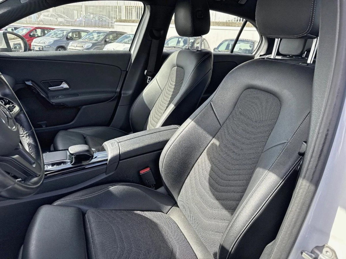 Mercedes-Benz Classe A Sedan 180 d Automatic 4p. Executive (18)