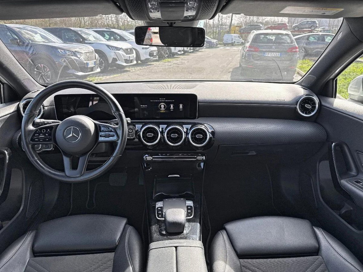 Mercedes-Benz Classe A Sedan 180 d Automatic 4p. Executive (9)