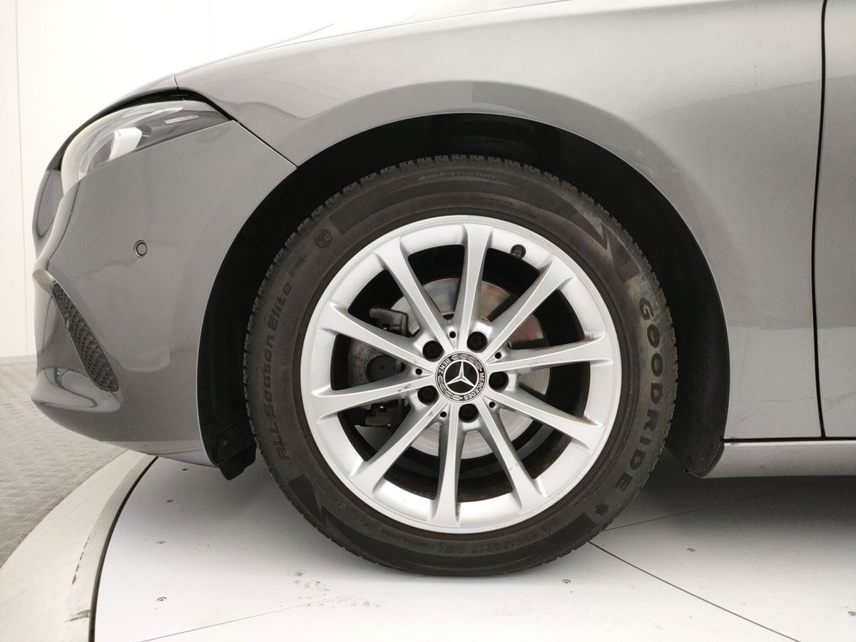 Mercedes-Benz Classe A 180 d Business (10)