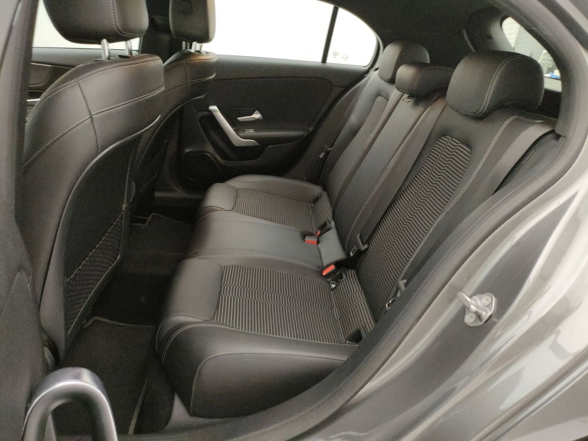Mercedes-Benz Classe A 180 d Business (8)