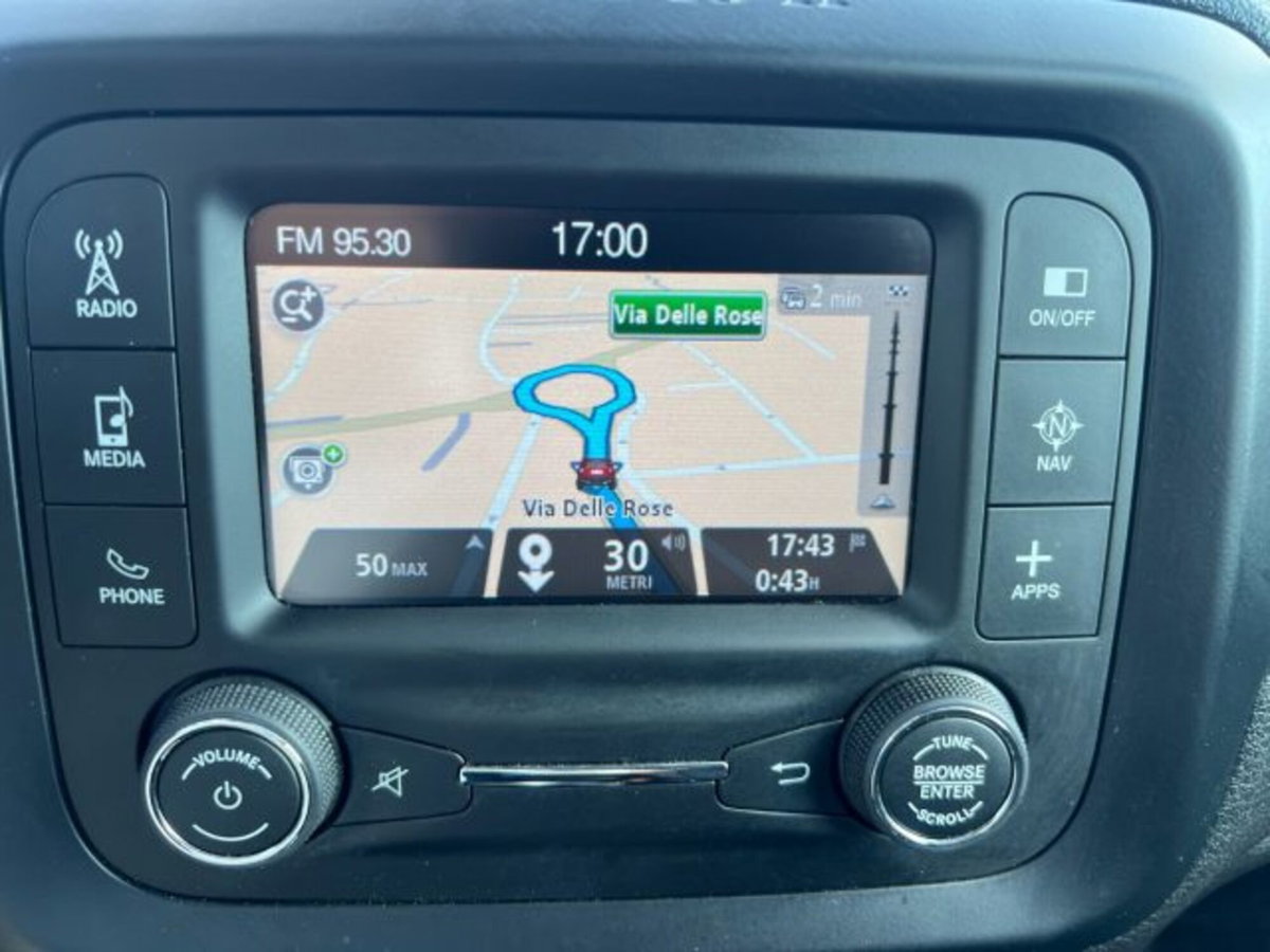 Jeep Renegade 1.6 Mjt 105 CV Business (16)