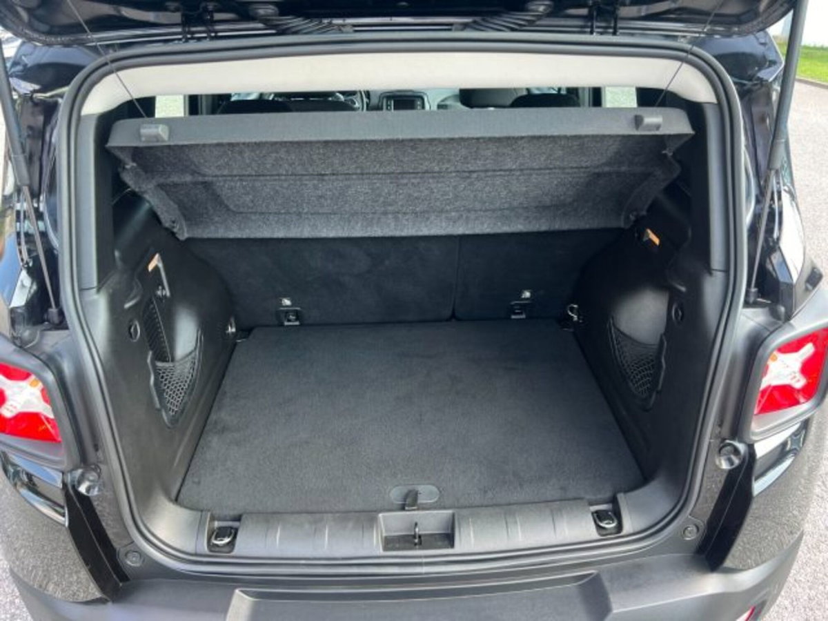 Jeep Renegade 1.6 Mjt 105 CV Business (17)