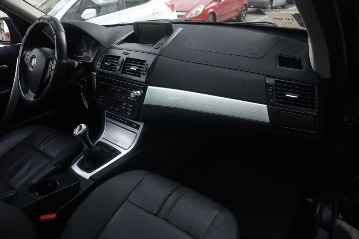 BMW X3 2.0d cat Futura (8)