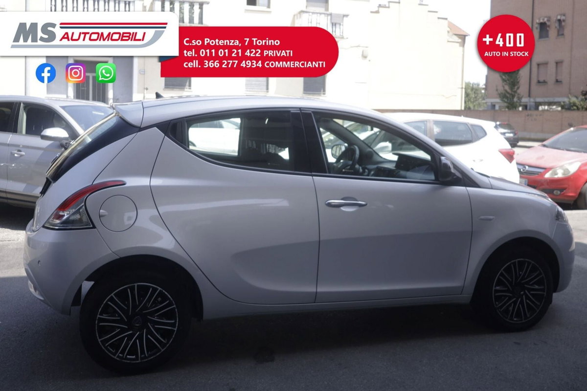 Lancia Ypsilon 1.2 69 CV 5 porte Platinum (13)