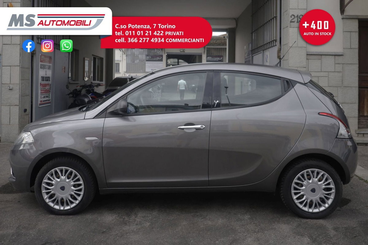 Lancia Ypsilon 1.2 69 CV 5 porte Silver (4)