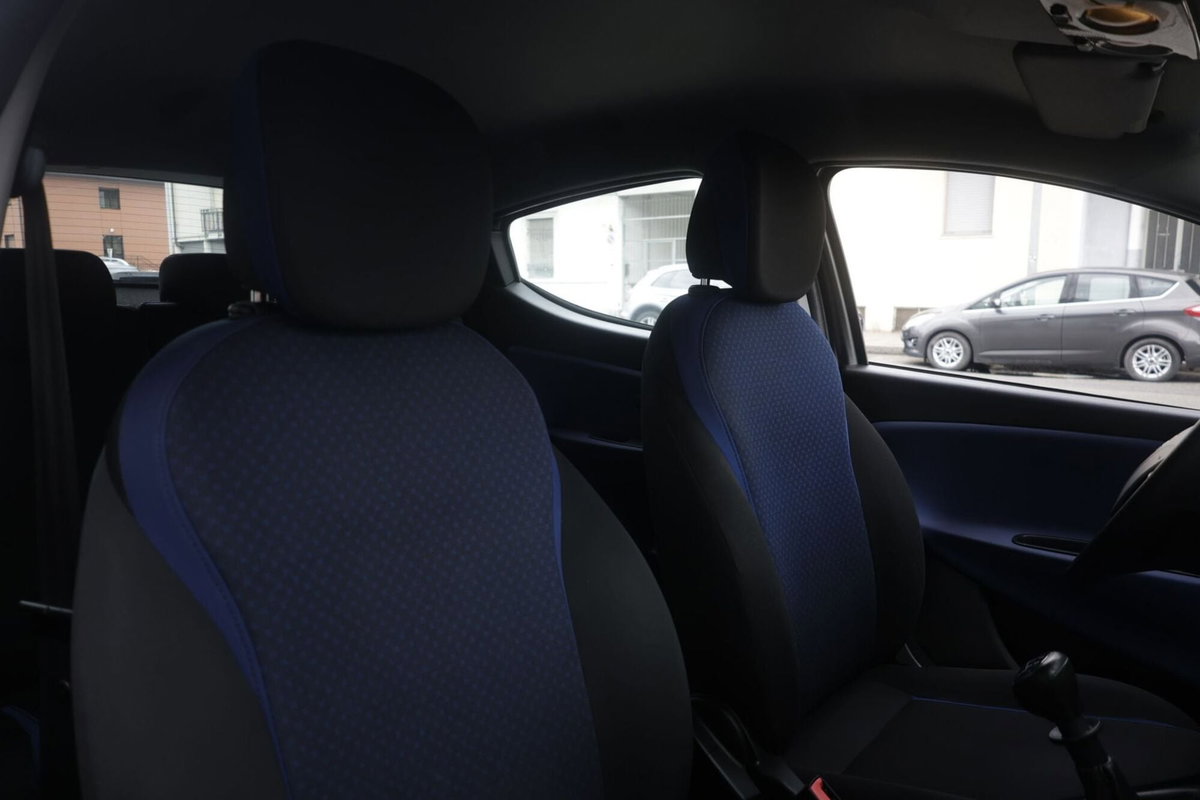 Lancia Ypsilon 1.2 69 CV 5 porte Silver (6)