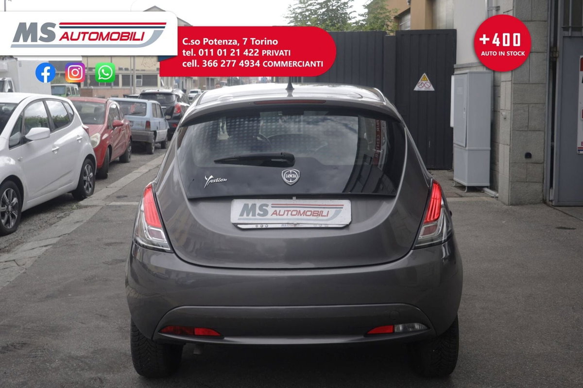 Lancia Ypsilon 1.2 69 CV 5 porte Silver (7)