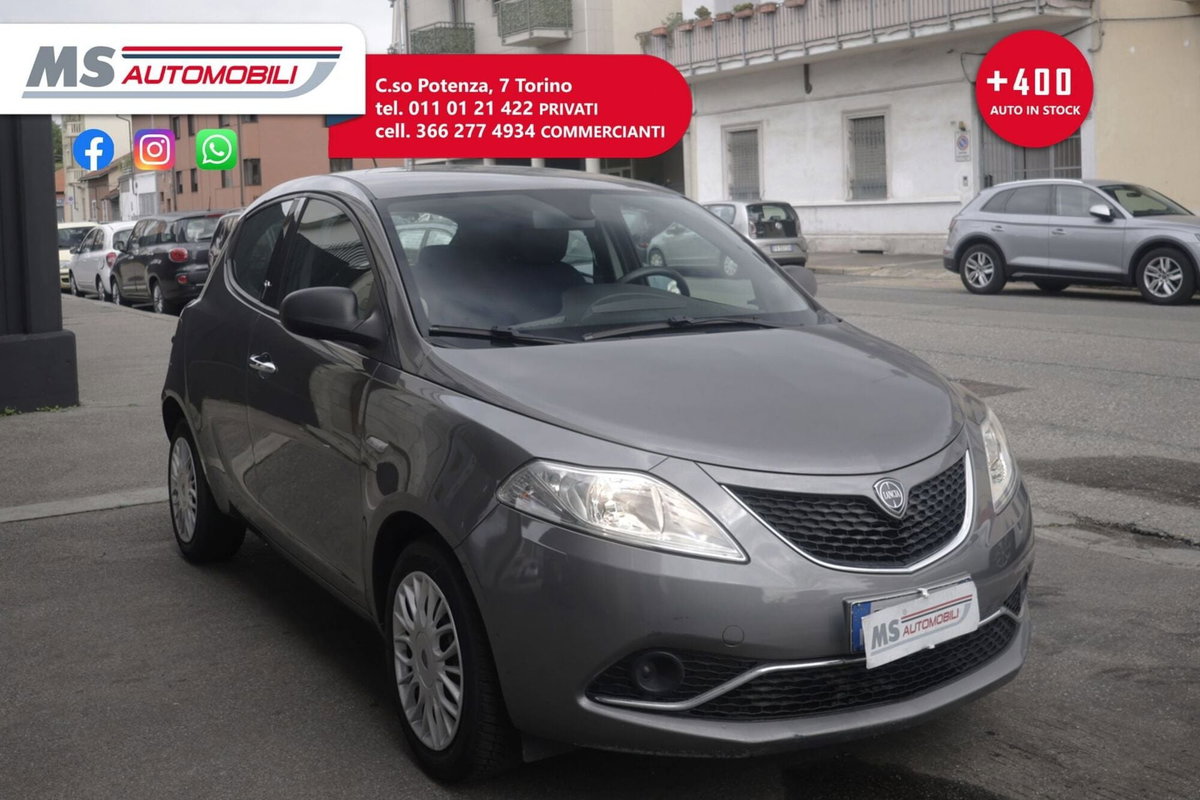 Lancia Ypsilon 1.2 69 CV 5 porte Silver (8)