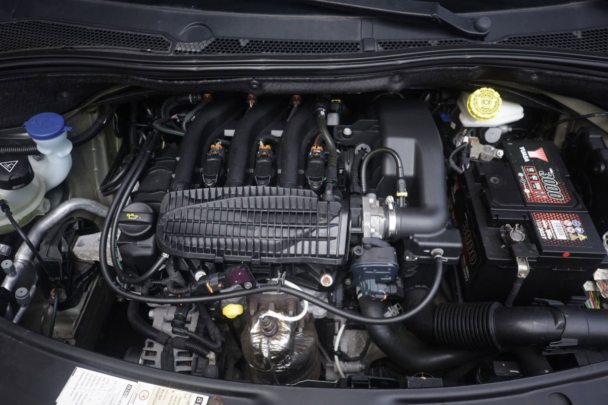 Peugeot 208 82 5p. GPL Allure (19)