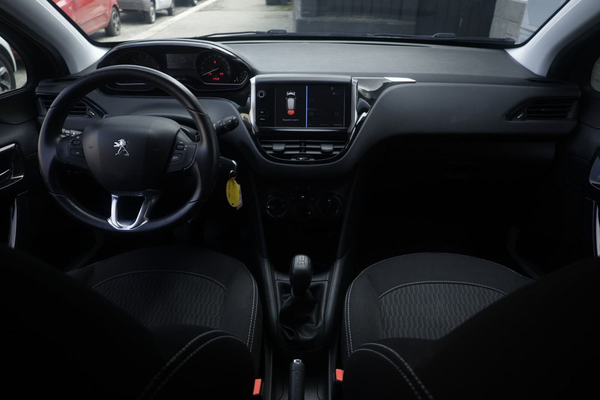 Peugeot 208 82 5p. GPL Allure (2)