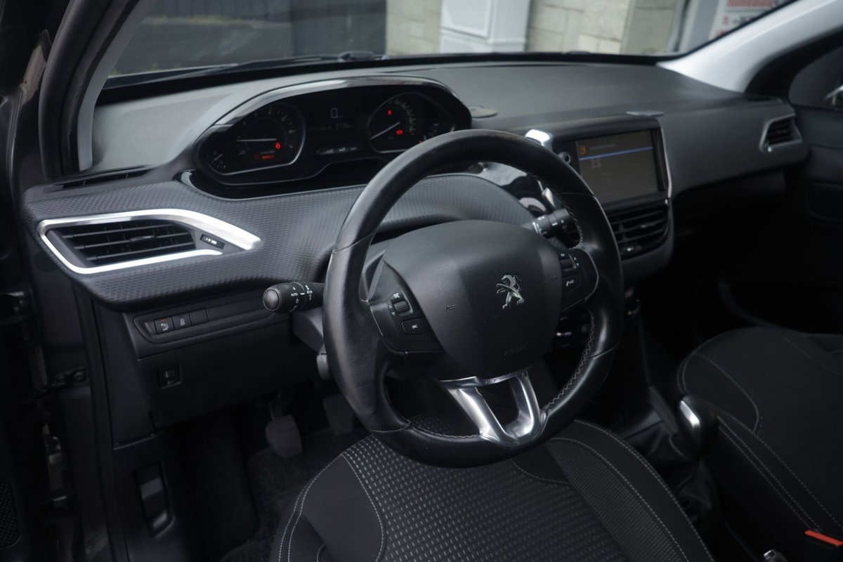 Peugeot 208 82 5 porte Allure (14)