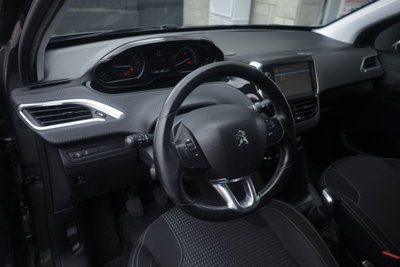 Peugeot 208 82 5 porte Allure (14)
