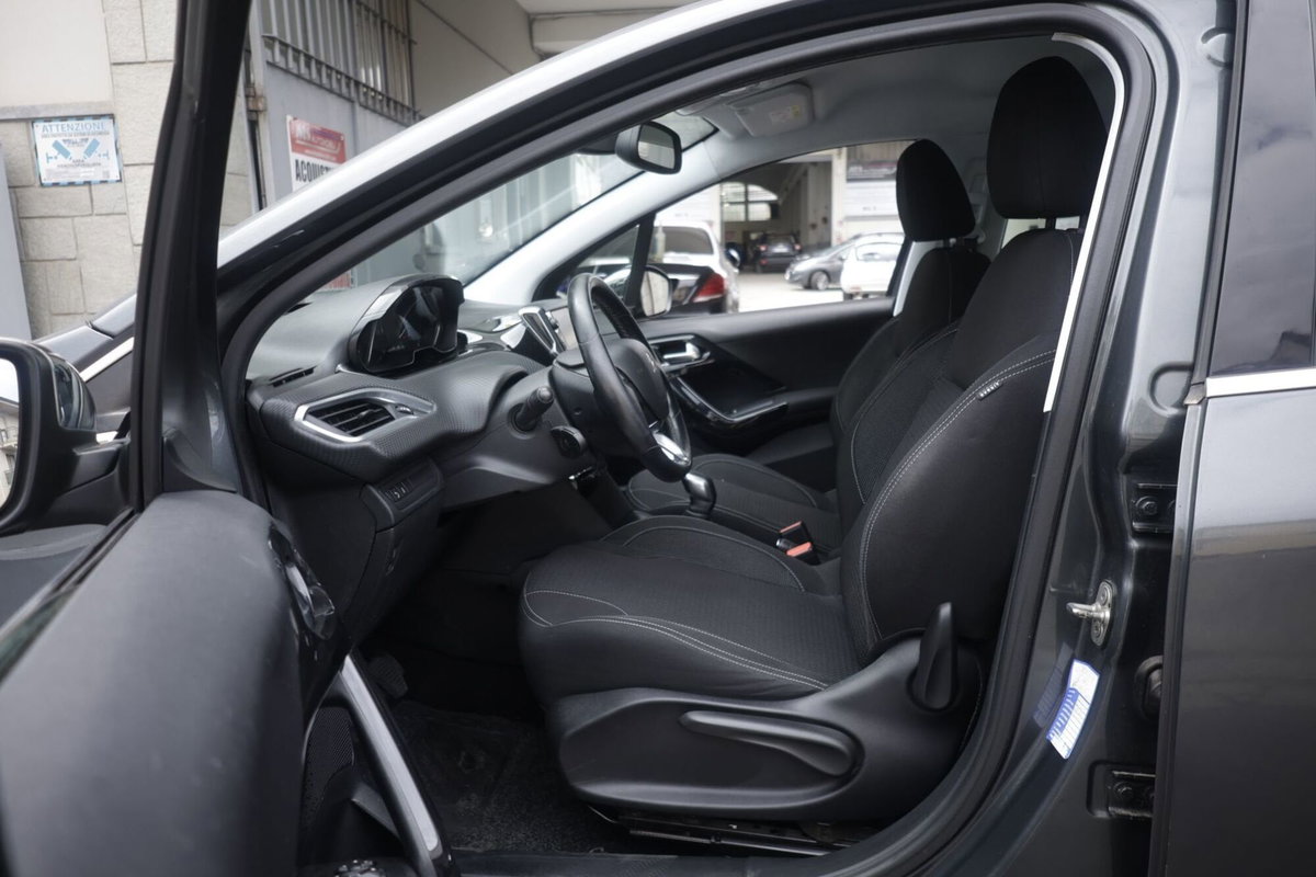 Peugeot 208 82 5 porte Allure (17)