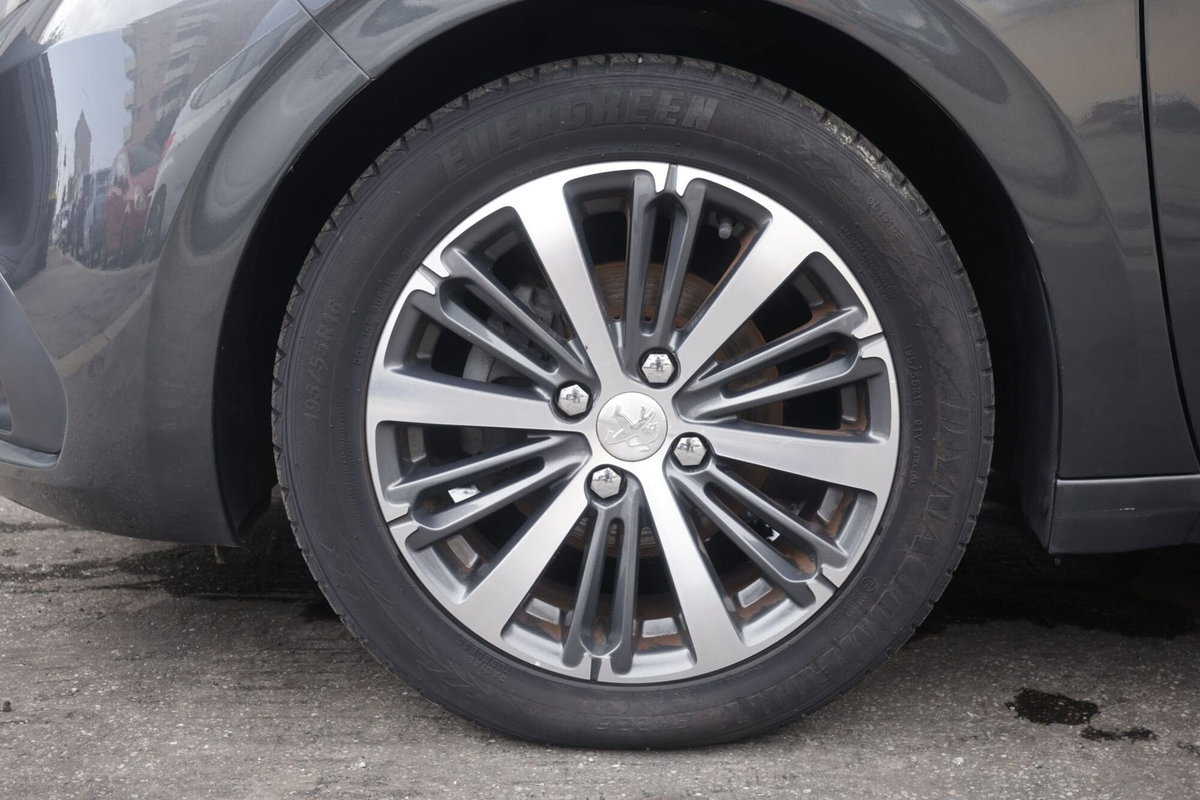 Peugeot 208 82 5 porte Allure (5)