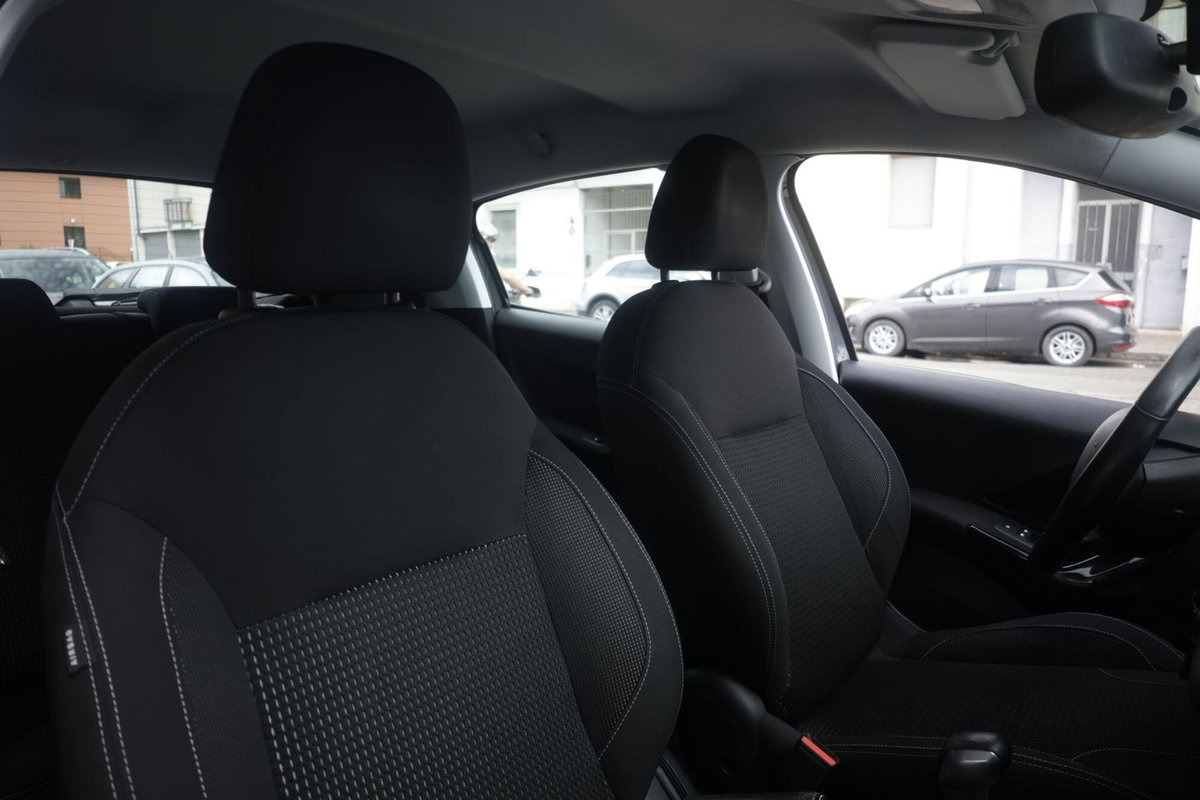 Peugeot 208 82 5 porte Allure (6)
