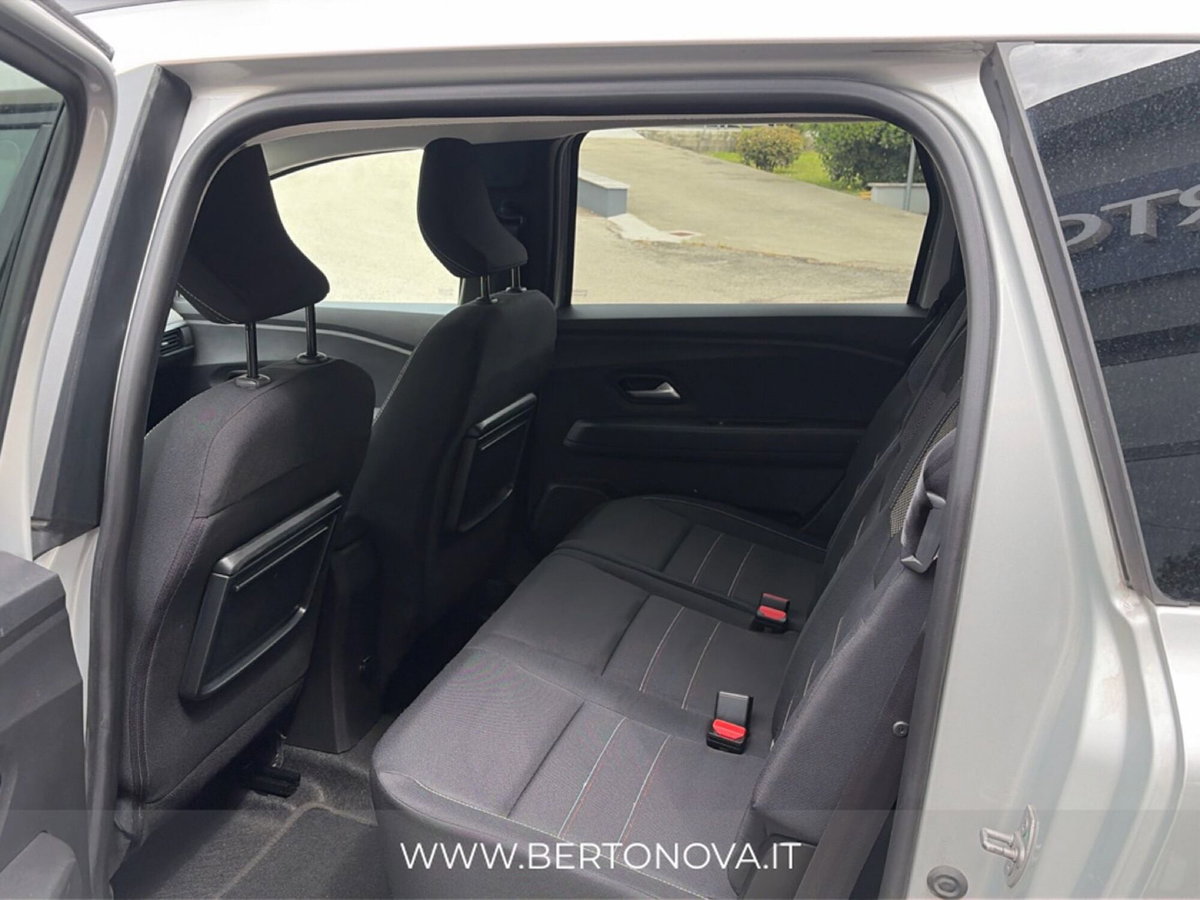 Dacia Jogger 1.0 tce Extreme UP Gpl 100cv (11)