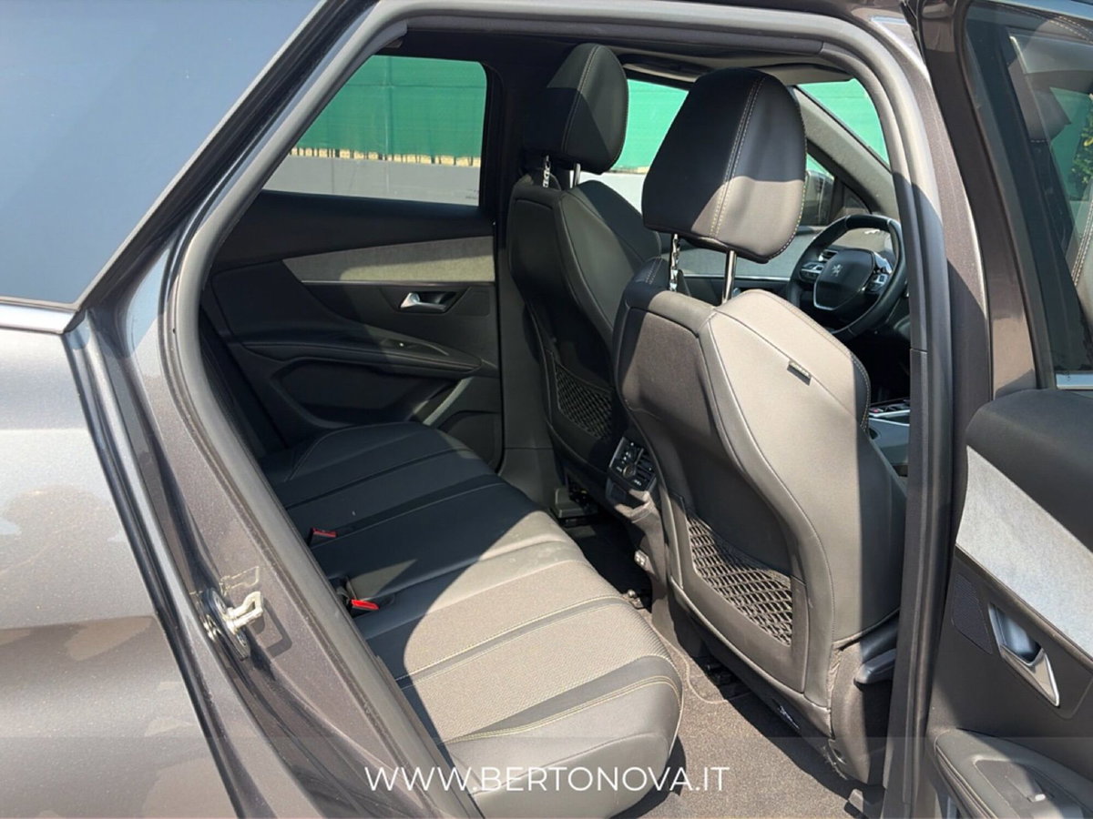 Peugeot 3008 BlueHDi 130 S&S EAT8 GT (9)