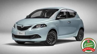 Lancia Ypsilon 1.0 FireFly 5 porte S&S Hybrid Silver Plus usata