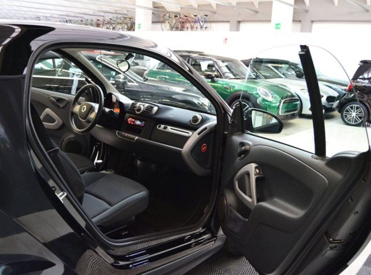 smart Fortwo 1000 52 kW MHD coupé pure (3)