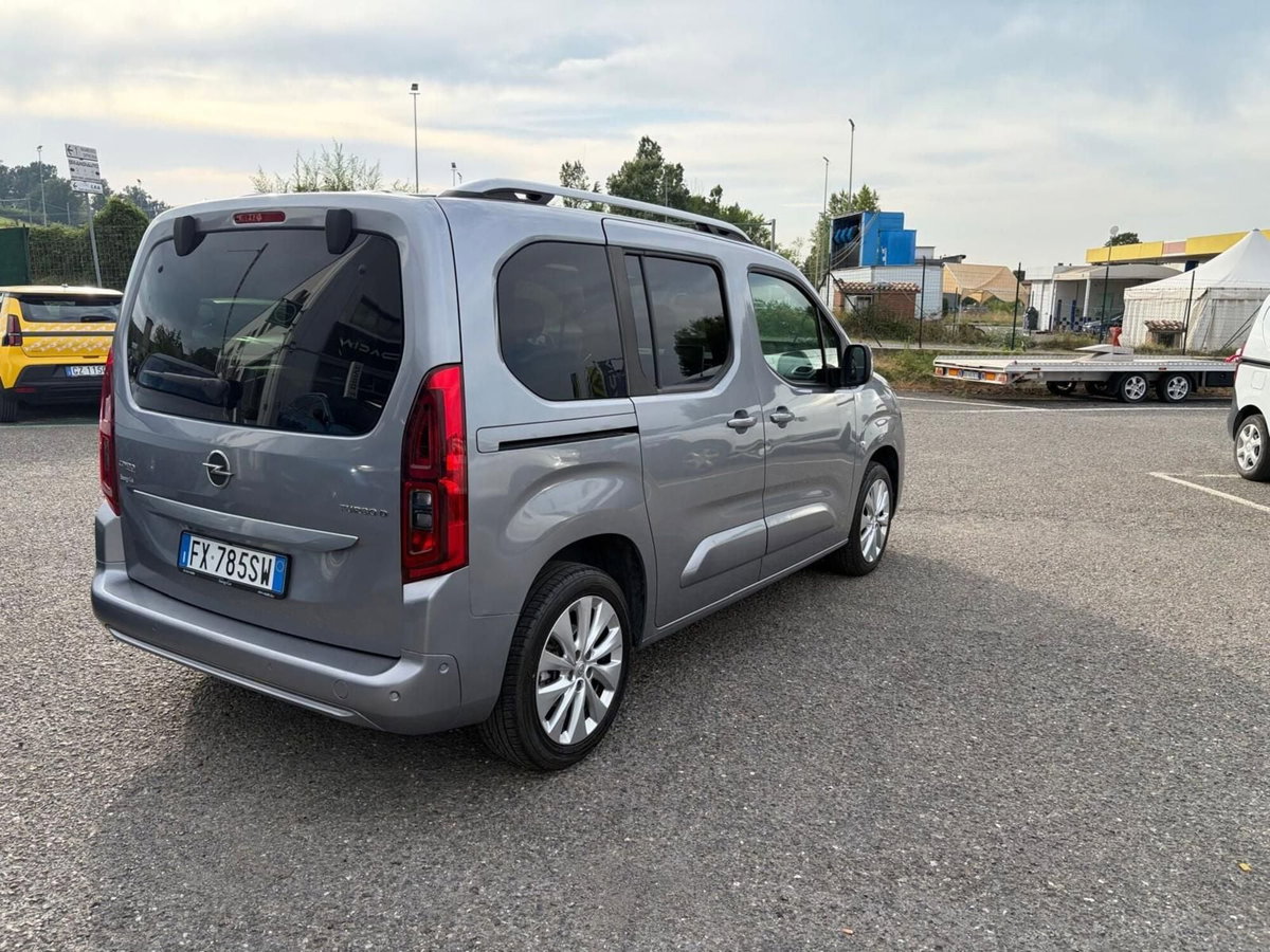 Opel Combo Life 1.5D 130 CV S&S AT8 Innovation (3)