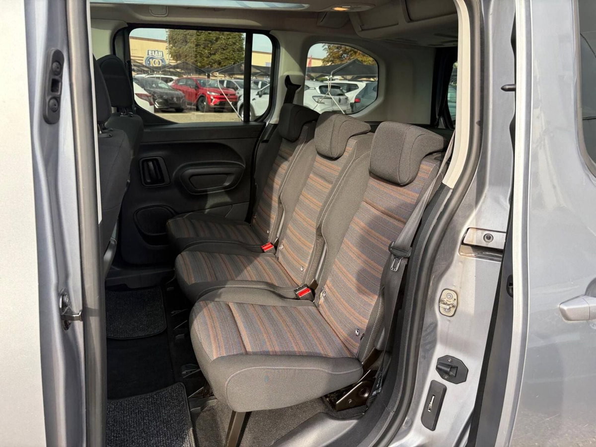 Opel Combo Life 1.5D 130 CV S&S AT8 Innovation (6)
