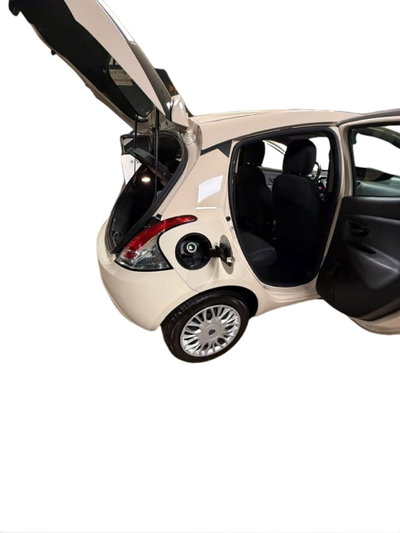 Lancia Ypsilon 1.2 69 CV 5 porte Gold (18)