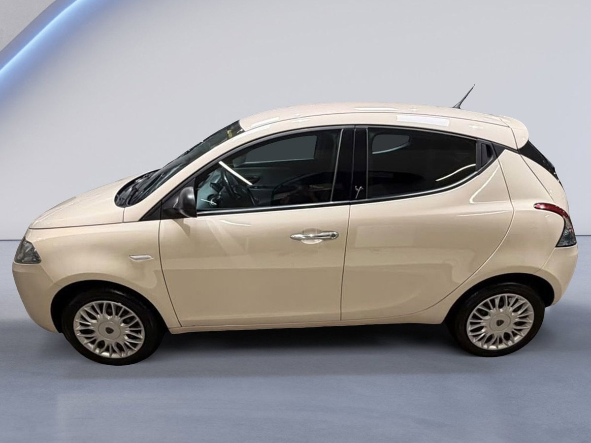 Lancia Ypsilon 1.2 69 CV 5 porte Gold (7)