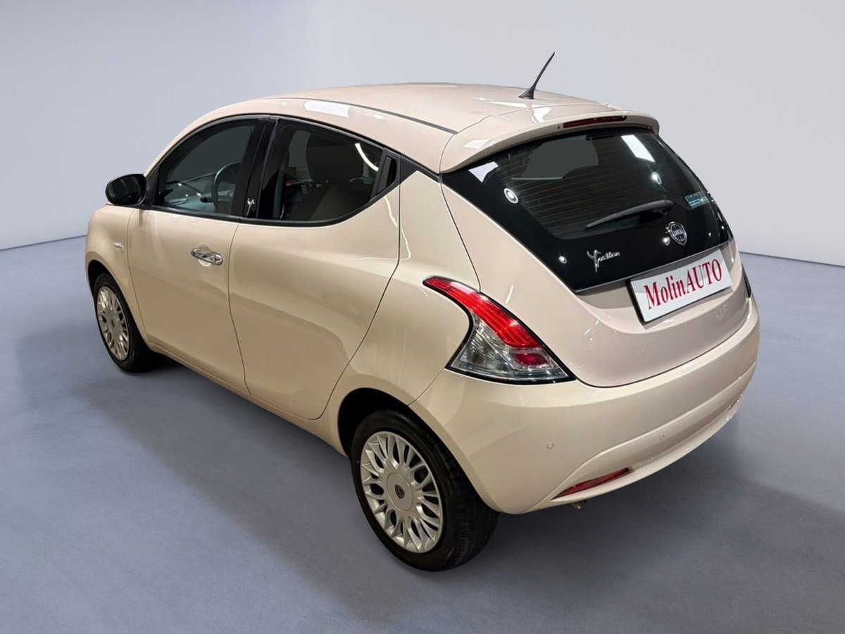 Lancia Ypsilon 1.2 69 CV 5 porte Gold (8)