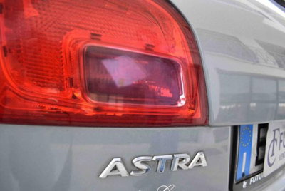 Opel Astra 1.7 CDTI 125CV 5 porte Elective (18)
