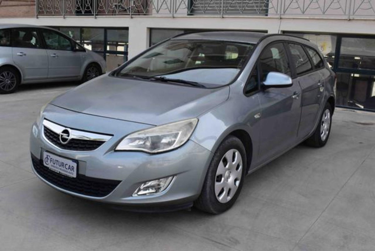 Opel Astra 1.7 CDTI 125CV 5 porte Elective (2)