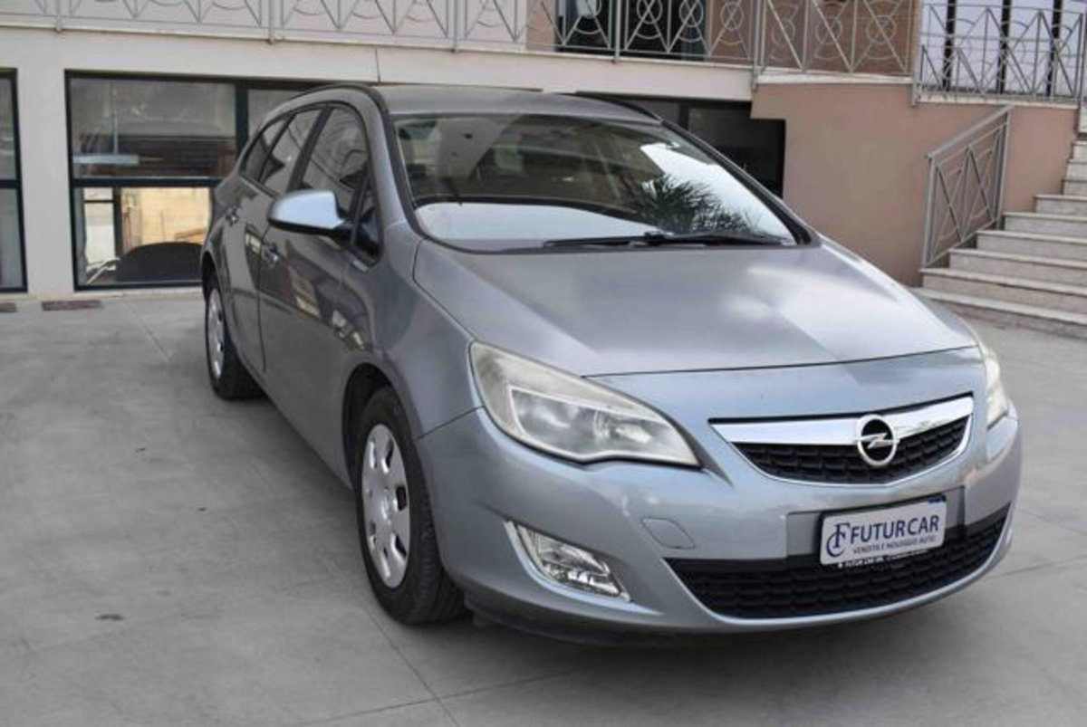 Opel Astra 1.7 CDTI 125CV 5 porte Elective (3)