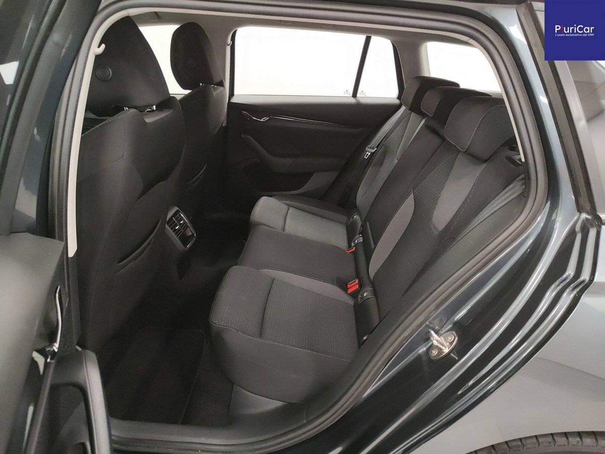 Skoda Octavia Station Wagon 1.0 e-TEC DSG Wagon Ambition (6)