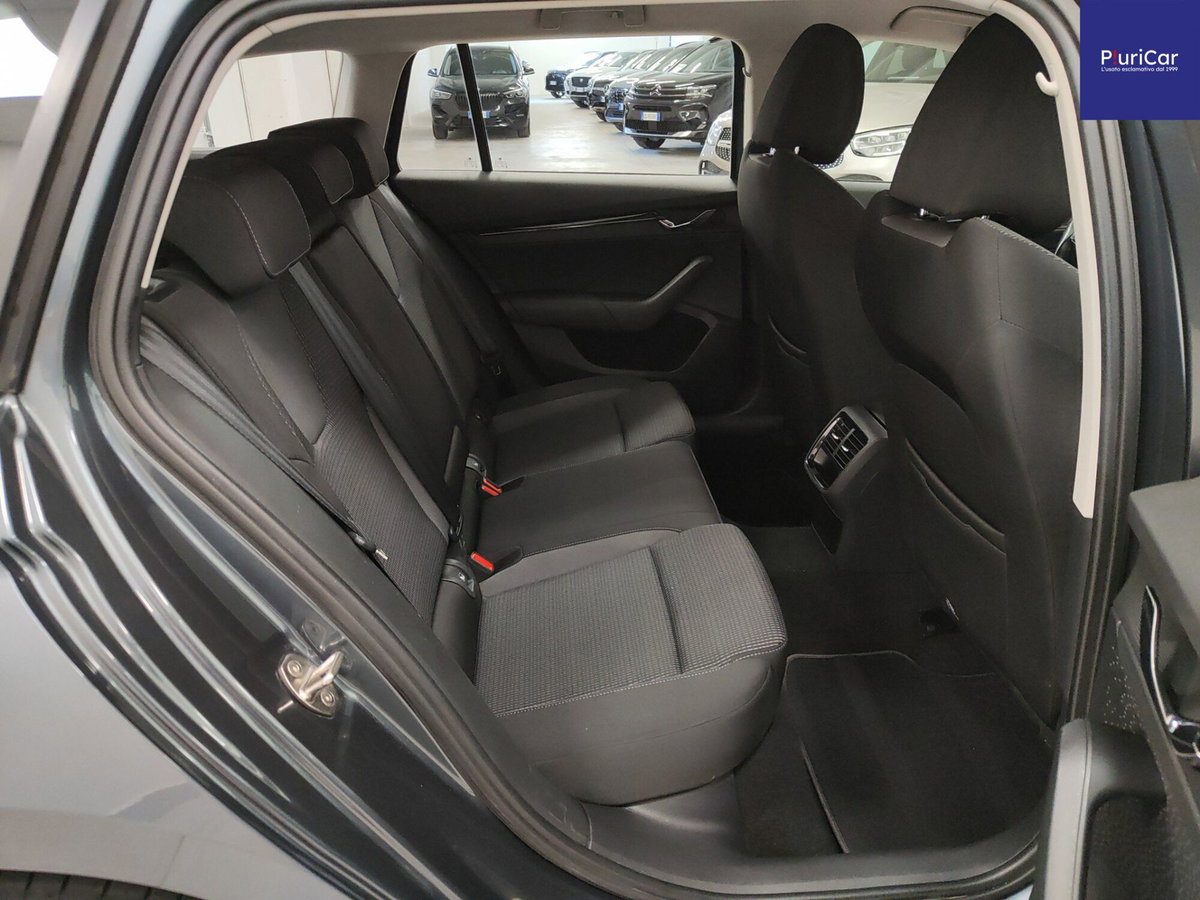 Skoda Octavia Station Wagon 1.0 e-TEC DSG Wagon Ambition (7)