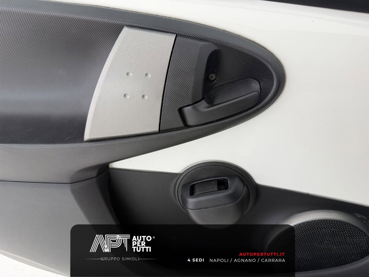 Toyota Aygo 1.0 12V VVT-i 5 porte Active Connect (11)