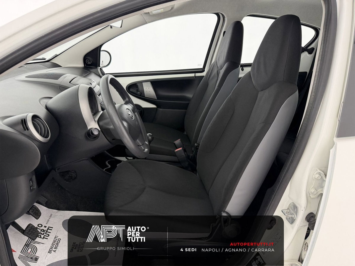 Toyota Aygo 1.0 12V VVT-i 5 porte Active Connect (16)