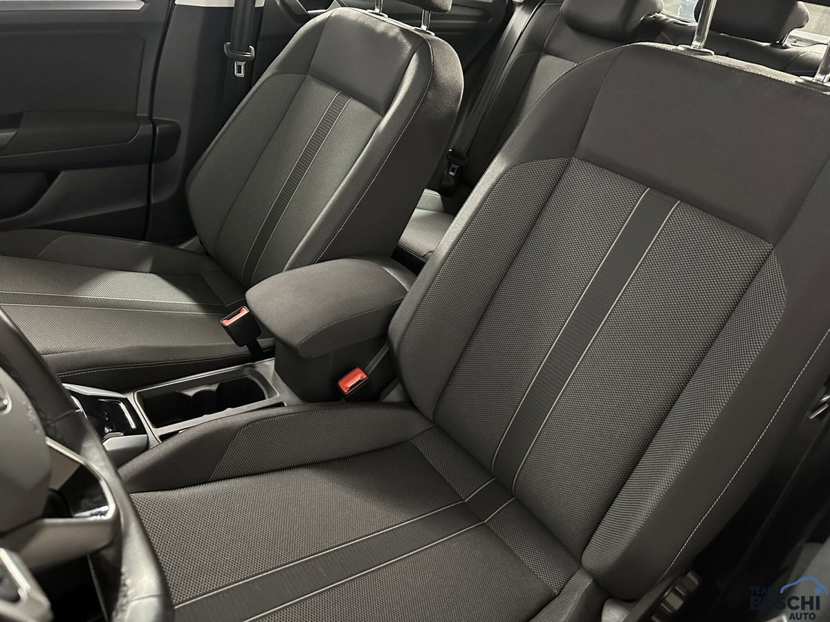 Volkswagen T-Roc 1.0 TSI Life (9)