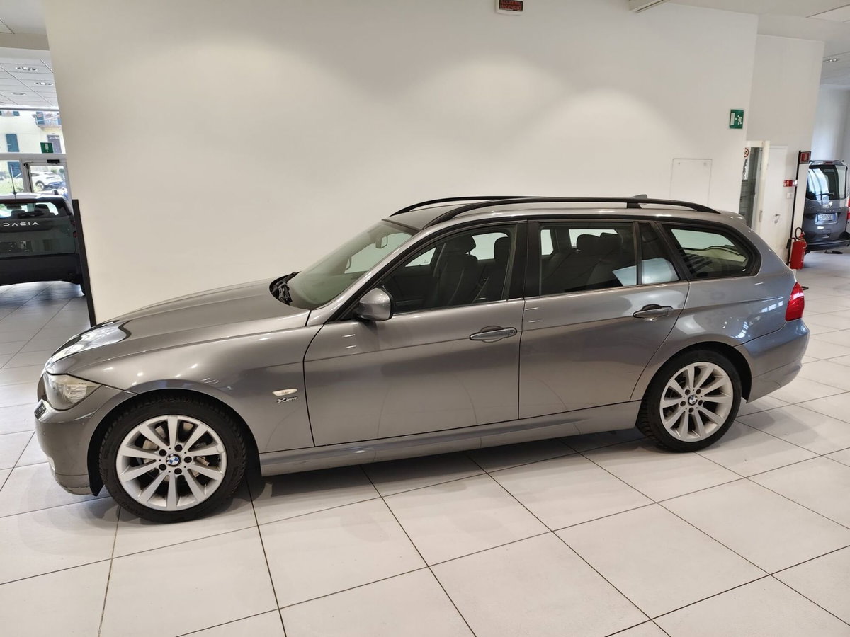 BMW Serie 3 Touring 320d cat xDrive  Attiva (2)