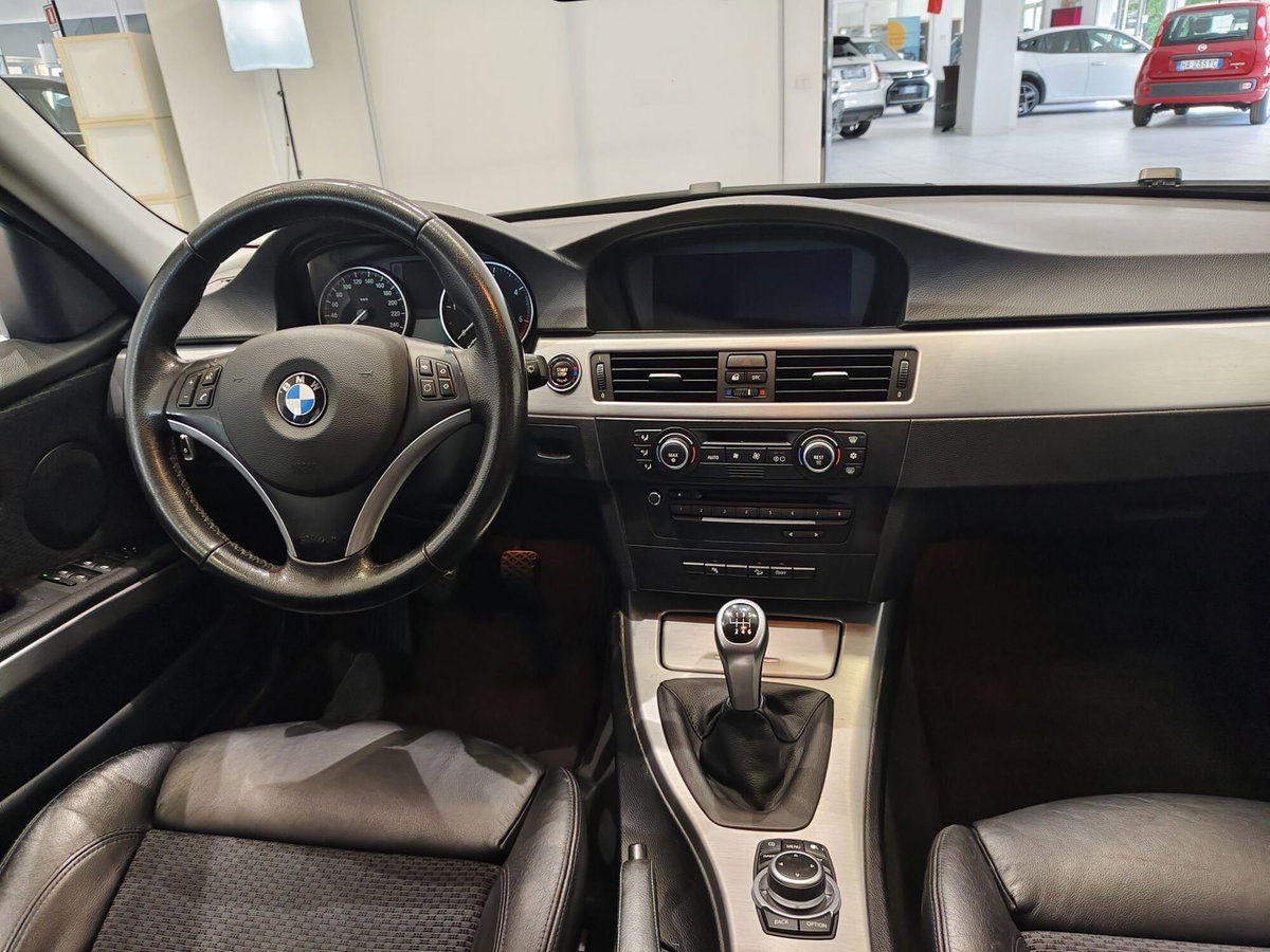 BMW Serie 3 Touring 320d cat xDrive  Attiva (4)