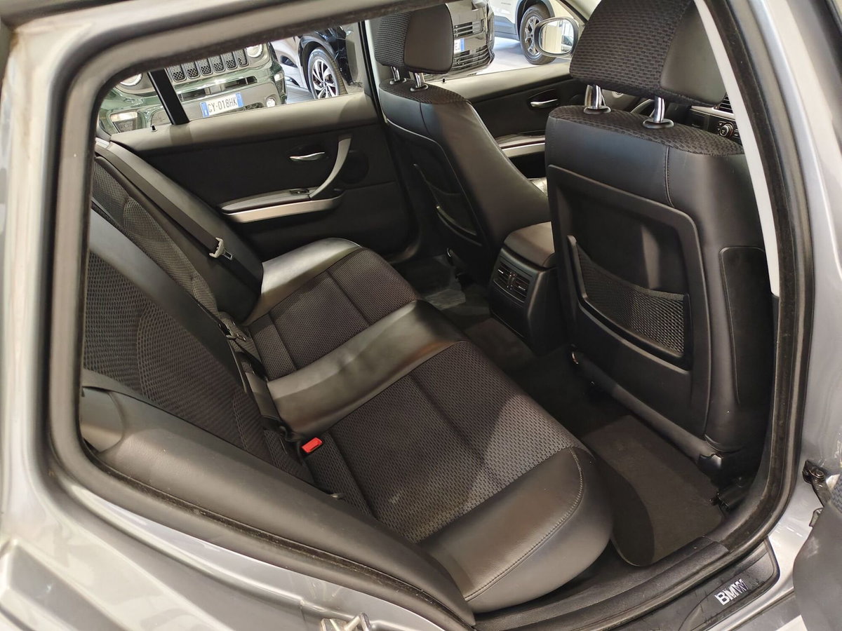 BMW Serie 3 Touring 320d cat xDrive  Attiva (6)