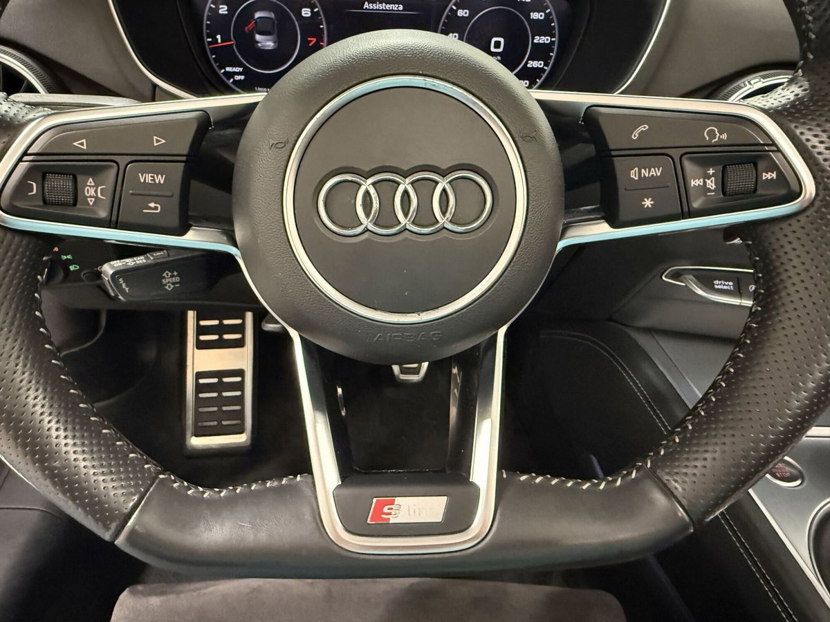 Audi TT Cabrio 2.0 TFSI (10)
