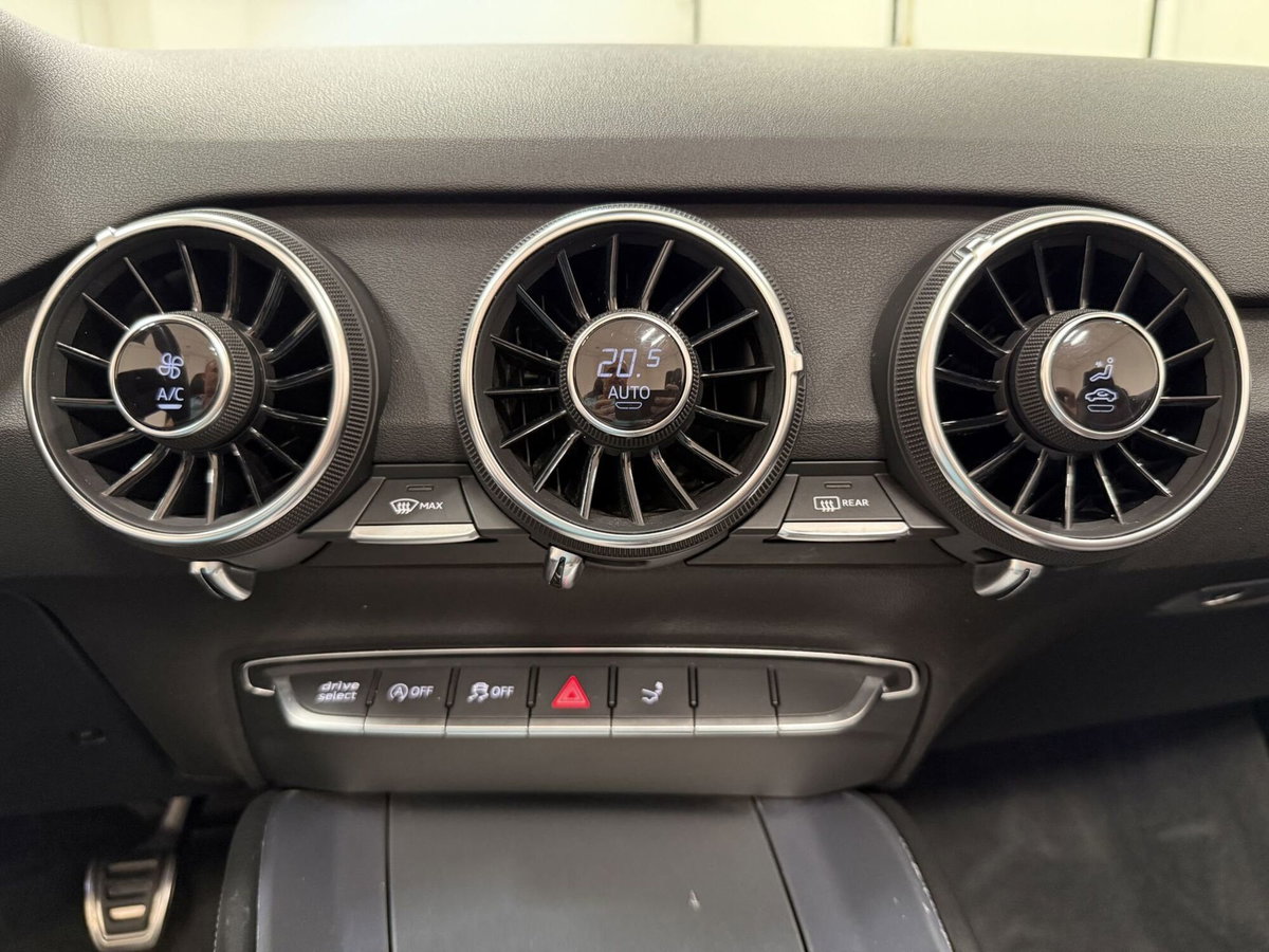 Audi TT Cabrio 2.0 TFSI (11)