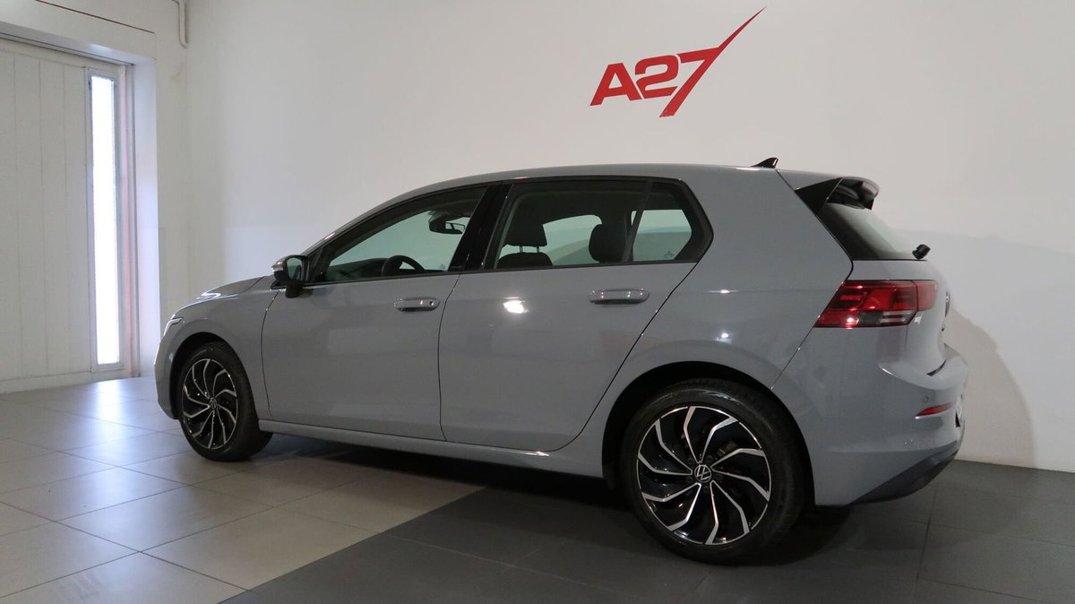Volkswagen Golf 1.0 TSI EVO Life (16)