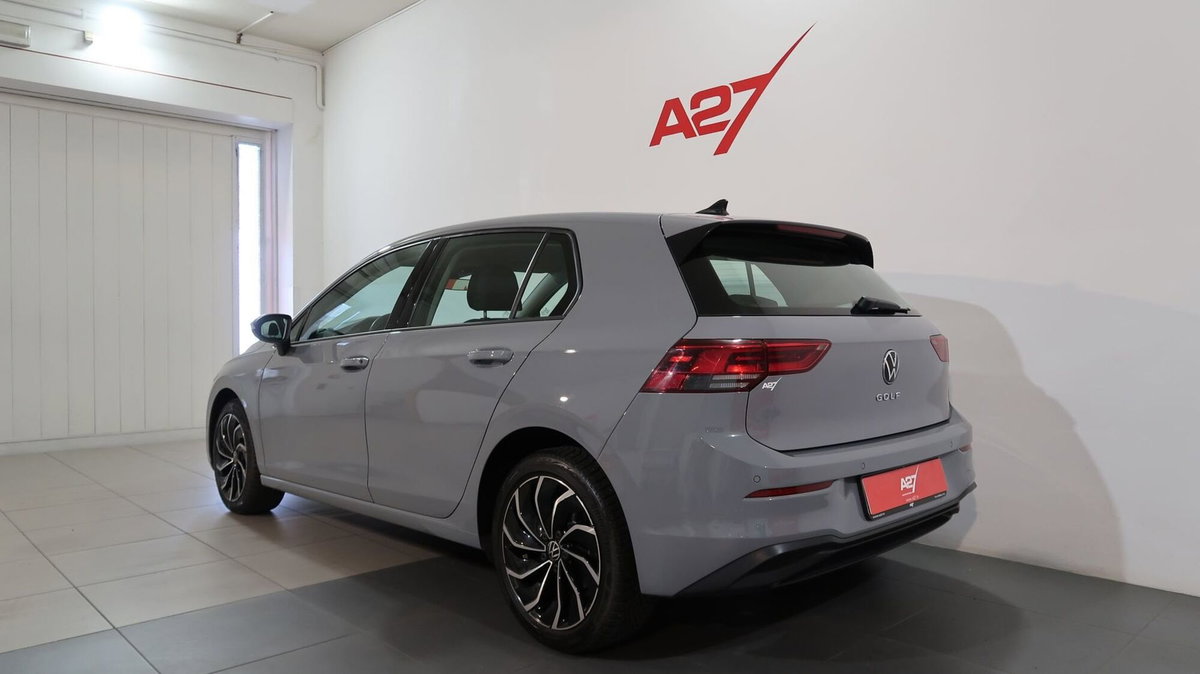 Volkswagen Golf 1.0 TSI EVO Life (5)