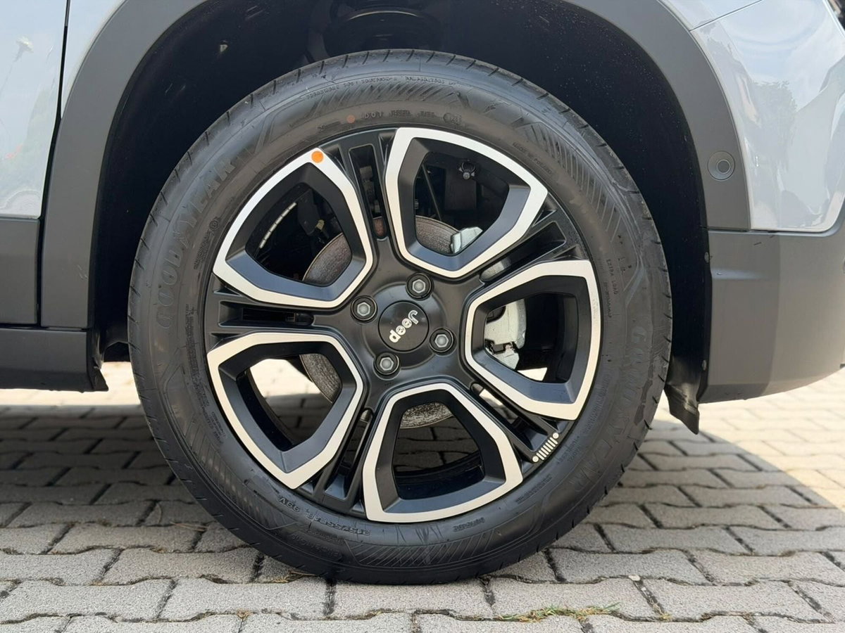 Jeep Avenger 1.2 turbo Summit fwd 100cv (11)
