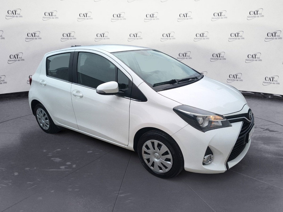 Toyota Yaris 1.3 3 porte Active (5)