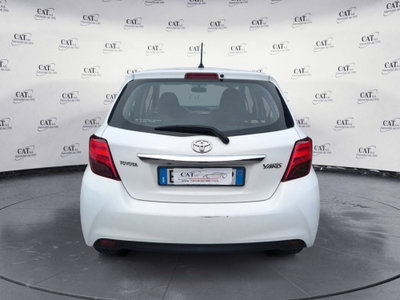 Toyota Yaris 1.3 3 porte Active (6)