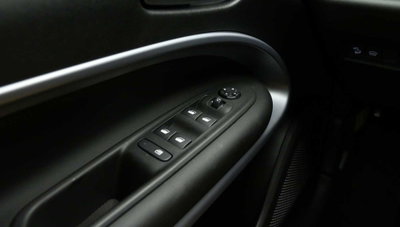 Jeep Avenger 1.2 turbo e-hybrid mhev The North Face 4xe 145cv edct6 (10)