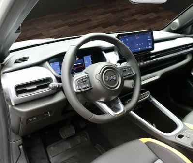 Jeep Avenger 1.2 turbo e-hybrid mhev The North Face 4xe 145cv edct6 (11)