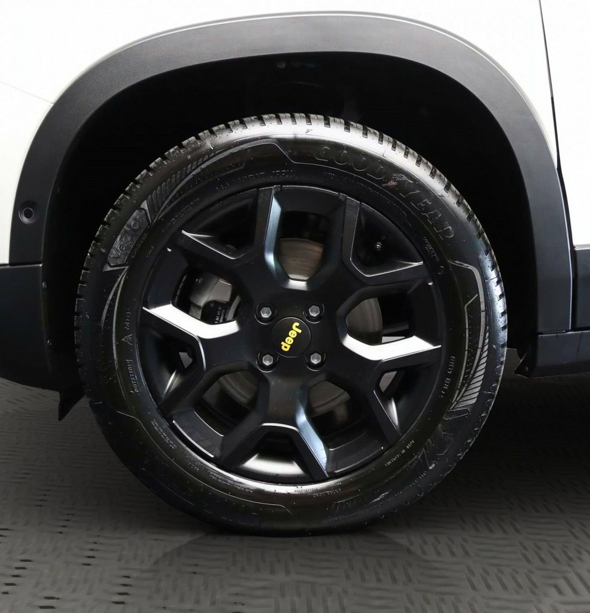 Jeep Avenger 1.2 turbo e-hybrid mhev The North Face 4xe 145cv edct6 (3)